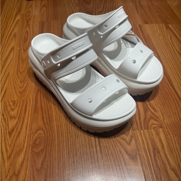 Crocs Mega Crush Sandals – White – NWT – Men’s size 8 Women’s Size 10 - Picture 2 of 14
